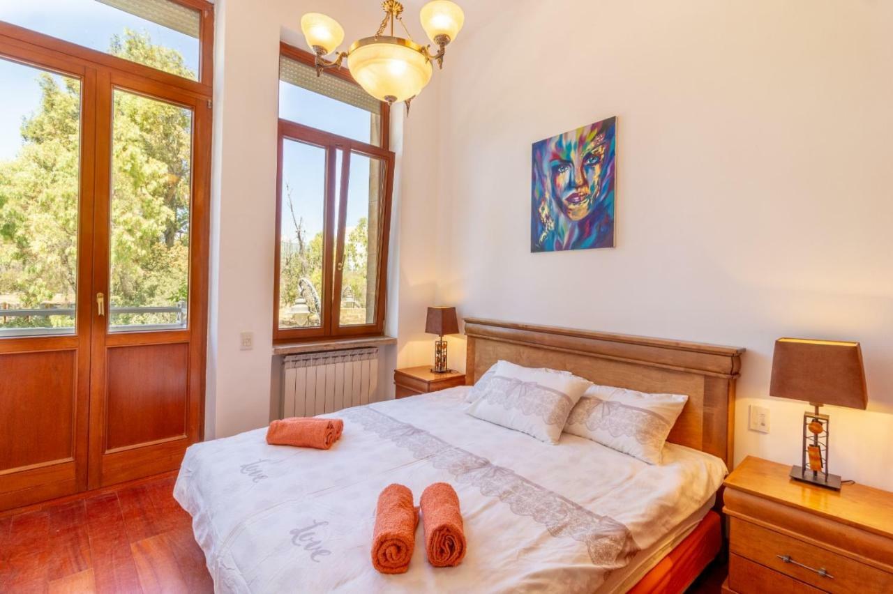 Art Apartment In Mamila Gerusalemme Esterno foto