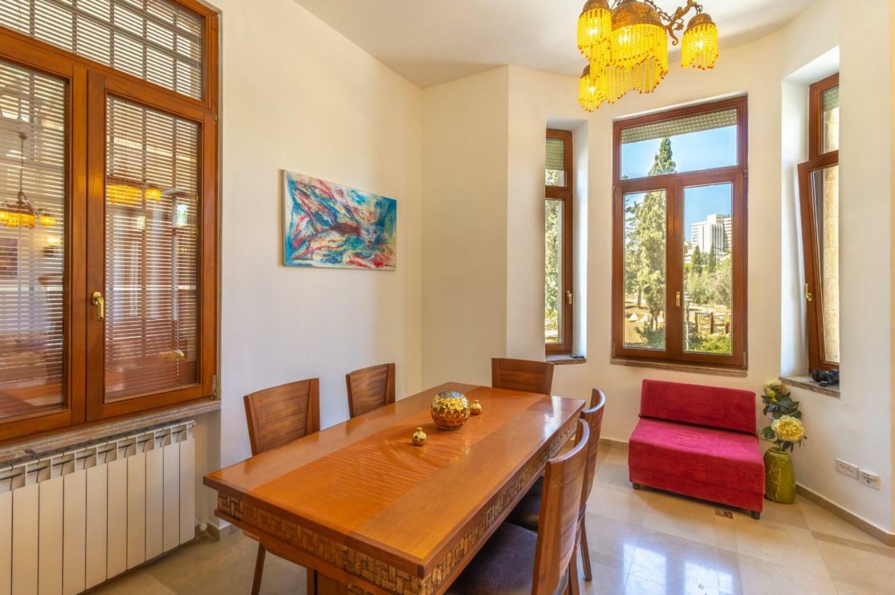 Art Apartment In Mamila Gerusalemme Esterno foto