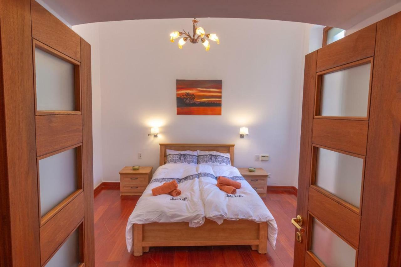 Art Apartment In Mamila Gerusalemme Esterno foto