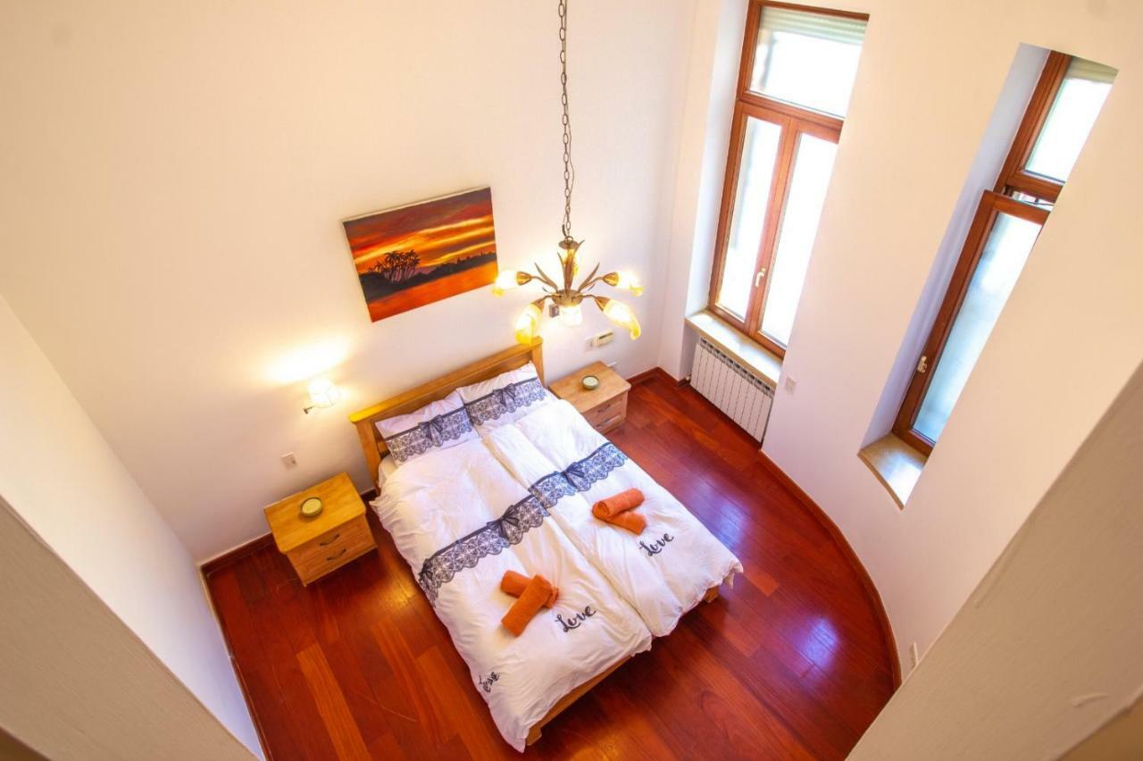 Art Apartment In Mamila Gerusalemme Esterno foto